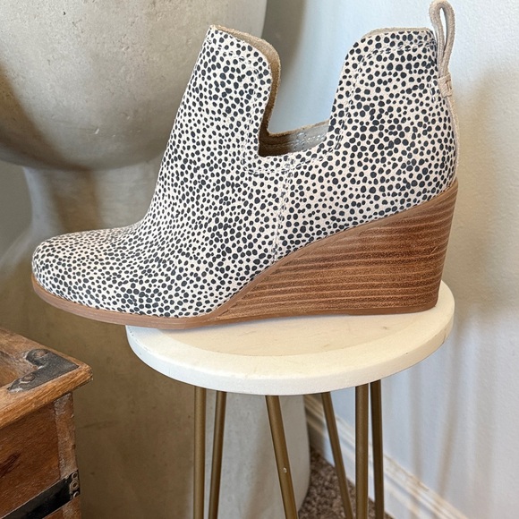 Toms Black and Cream Speckled Ankle Booties - Picture 9 of 14